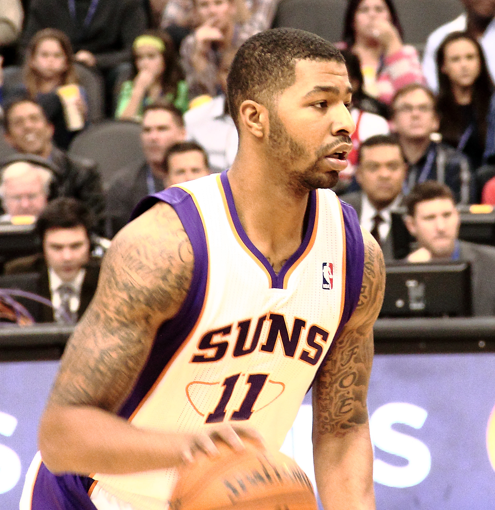 Markieff Morris dribbles the ball as a Phoenix Sun.(Photo courtesy of Wiki Commons)