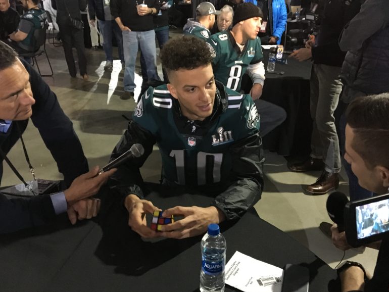 Eagles' Mack Hollins cracks perfect joke about returning jersey No