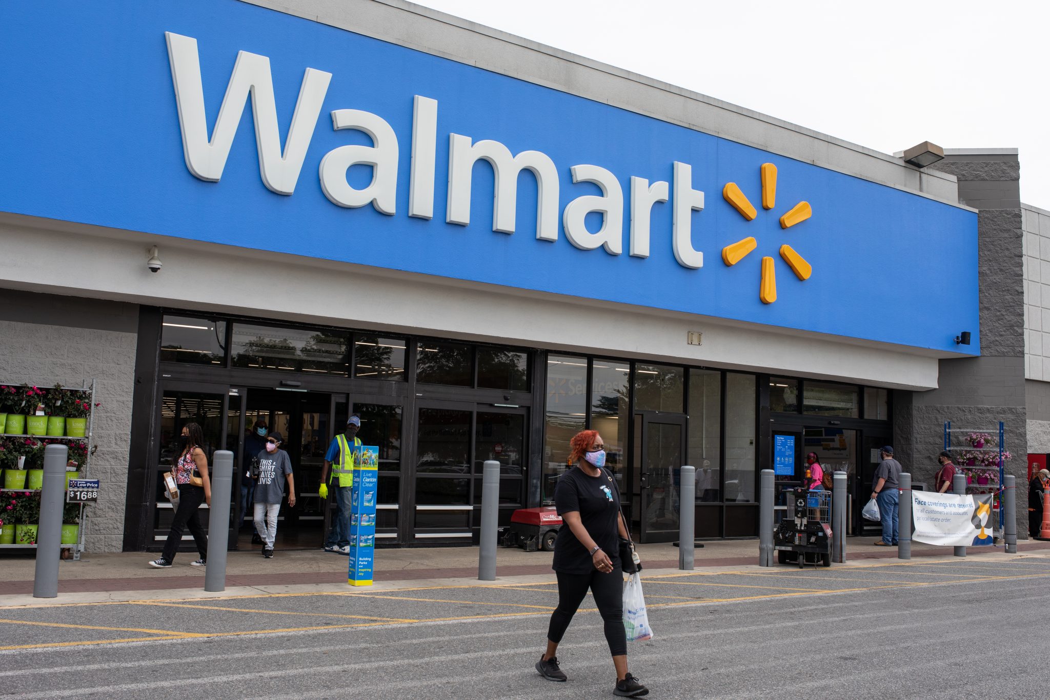As Walmart sales soared, workers got scant COVID-19 protection from ...