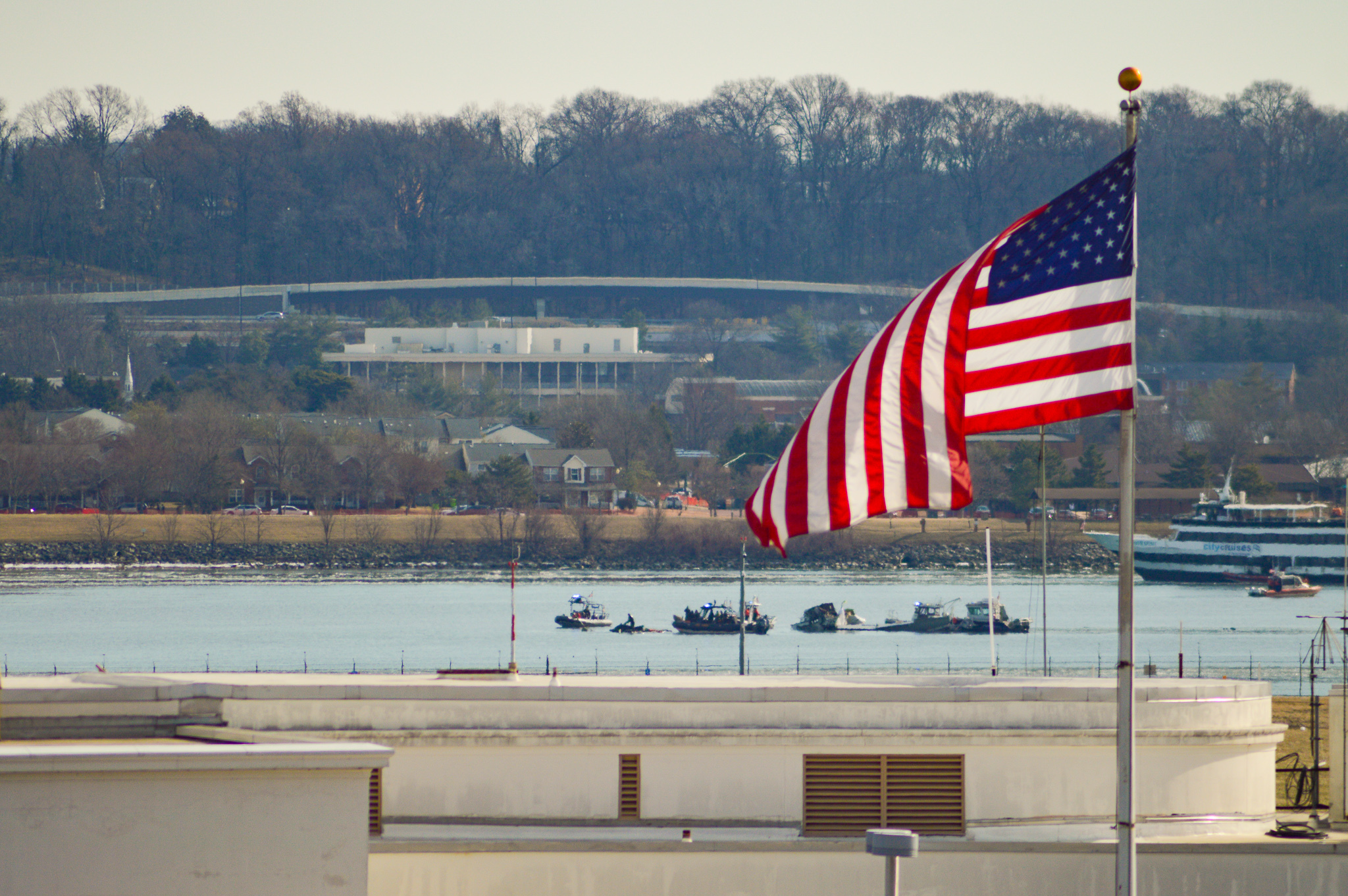 Recovery crews search wreckage in the Potomac River for victims of the American Airlines crash. (Giuseppe LoPiccolo/Capital News Service)